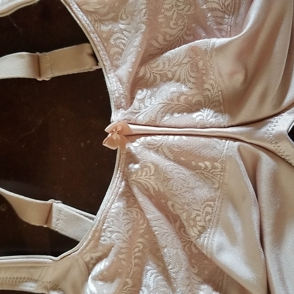 Amoena Nina 2242 mastectomy bra with underwire 40H - Picture 2 of 5